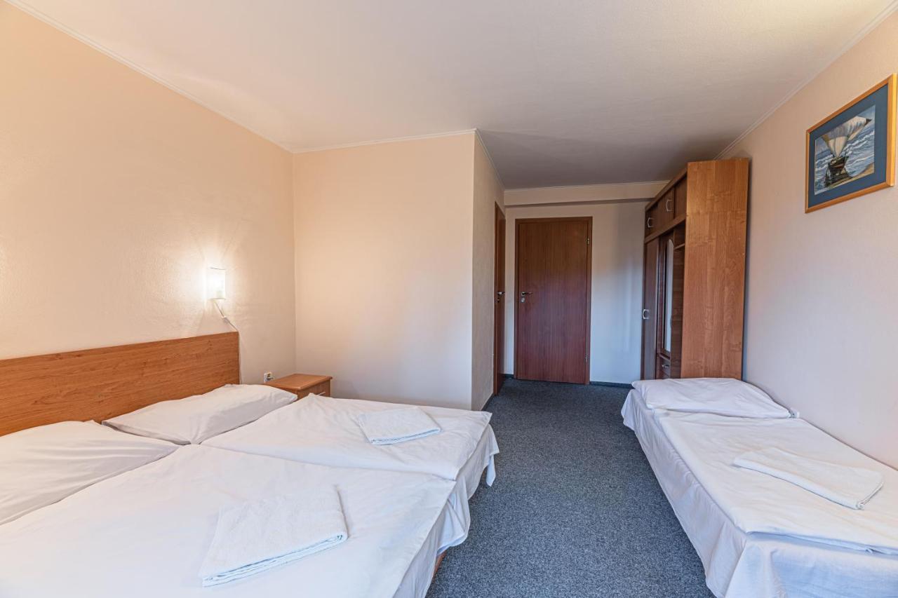 Penzion Adak Hotel Parnica Luaran gambar