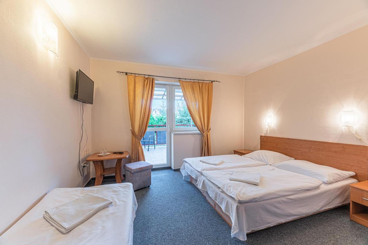 Penzion Adak Hotel Parnica Luaran gambar